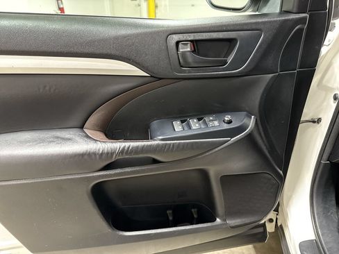 Used 2015 Toyota Highlander Plus AWD/4WD image 20
