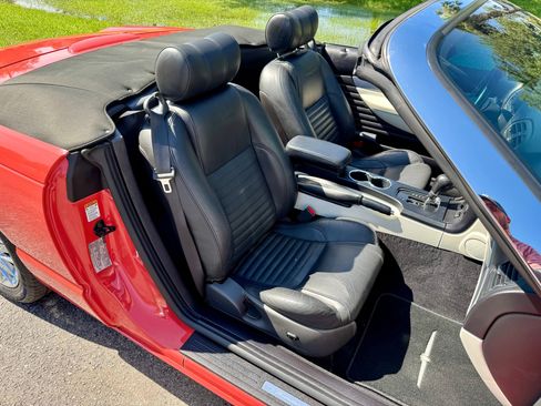 Used 2003 Ford Thunderbird image 41