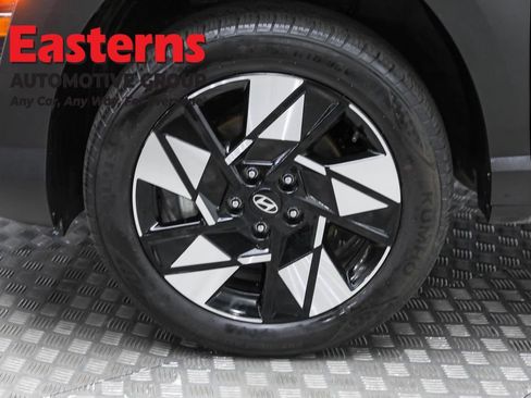 Used 2024 Hyundai Kona SEL image 32