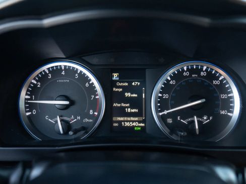 Used 2017 Toyota Highlander Limited image 33