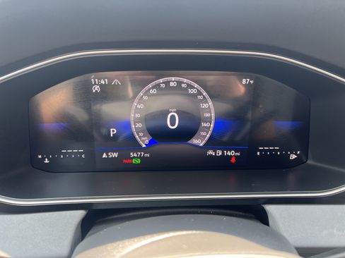 Certified 2025 Volkswagen Jetta SE w/ Sunroof Package FWD image 18