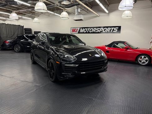 Used 2016 Porsche Cayenne GTS image 1