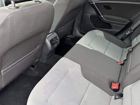 Used 2016 Volkswagen e-Golf SE w/ DC Fast Charging Package image 14