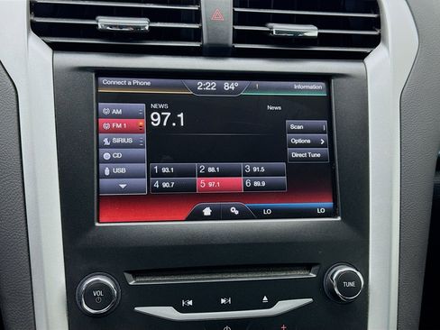 Used 2014 Ford Fusion SE image 11