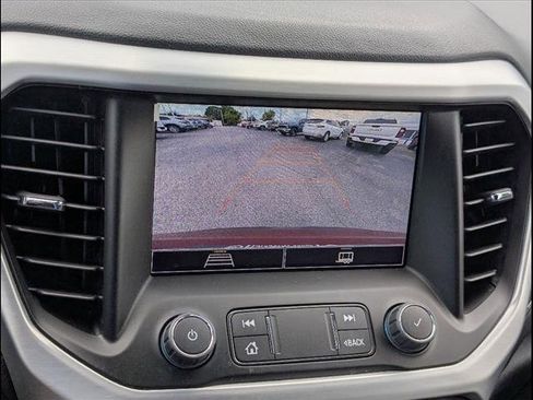 Used 2023 GMC Acadia SLE w/ Driver Convenience Package image 8