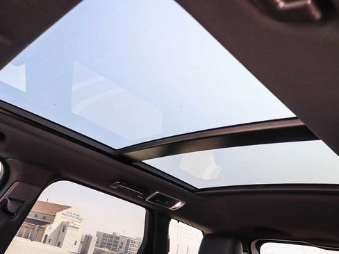 Used 2018 Land Rover Range Rover Sport HSE Dynamic image 28