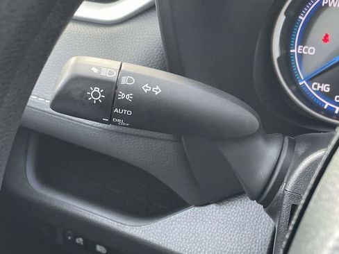 Used 2025 Toyota RAV4 XLE image 21