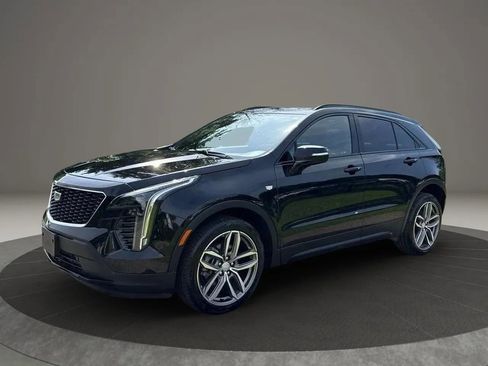 Used 2023 Cadillac XT4 Sport image 2