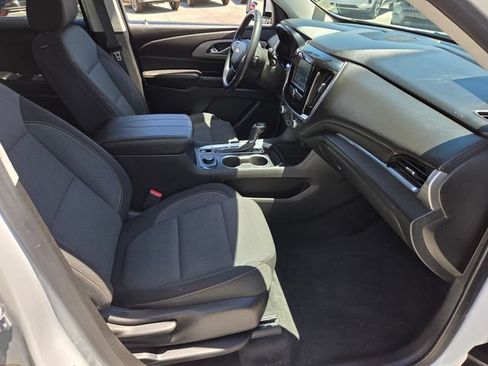 Used 2019 Chevrolet Traverse LT FWD image 16