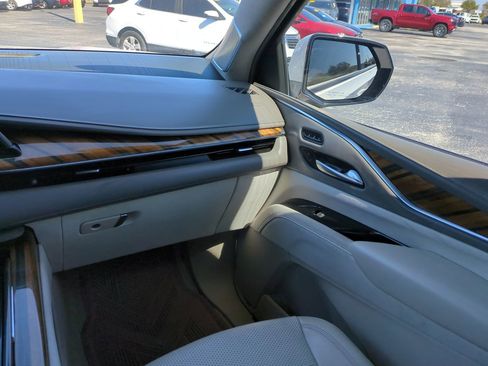 Certified 2023 Cadillac Escalade Sport Platinum w/ LPO, ONYX Package image 17