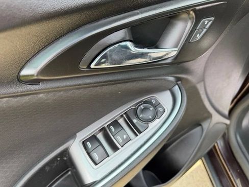 Used 2020 Chevrolet Malibu LT FWD image 13