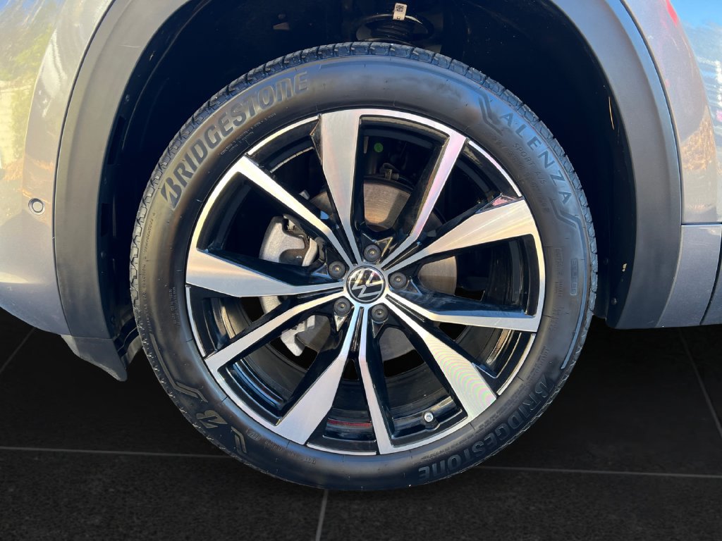 Used 2024 Volkswagen Atlas SEL Premium R-Line AWD/4WD image 10
