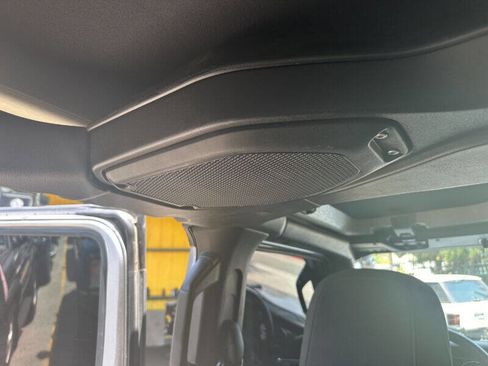 Used 2019 Jeep Wrangler Unlimited Sport image 13