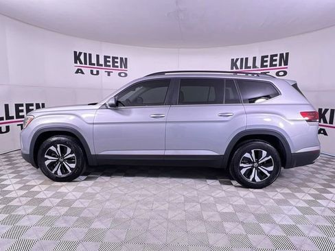Used 2025 Volkswagen Atlas SE image 4