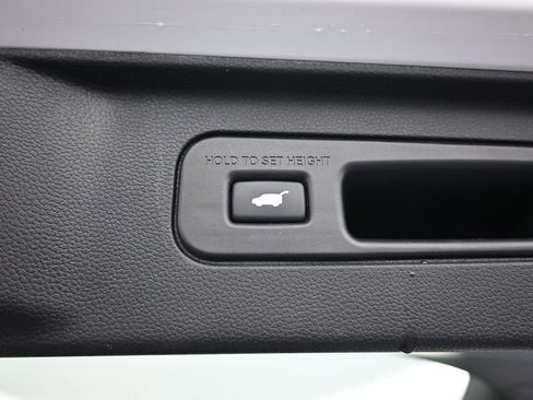 Used 2024 Honda Pilot Elite image 24