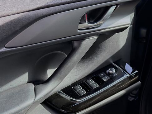 Used 2023 MAZDA CX-9 Touring image 25