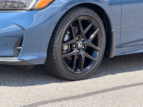 Used 2025 Honda Civic Sport image 25