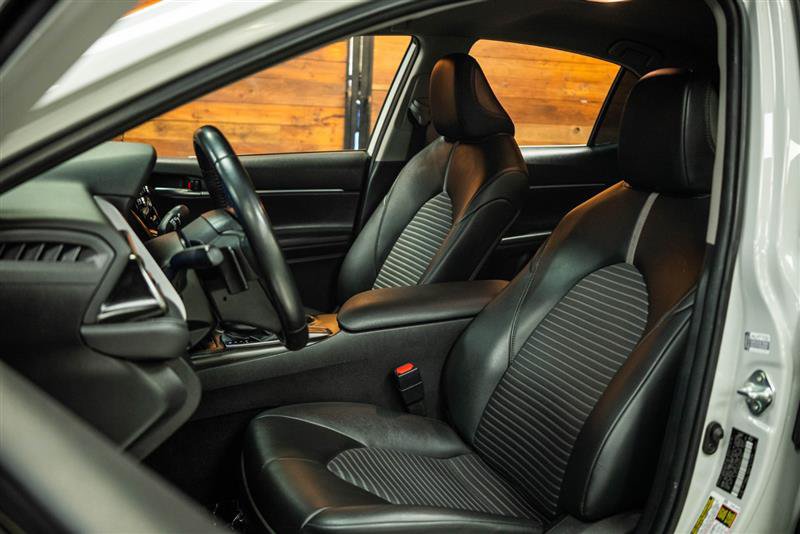Used 2022 Toyota Camry SE FWD image 9