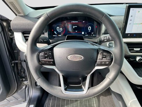 Used 2025 Ford Explorer Platinum w/ Ultimate Package AWD/4WD image 11