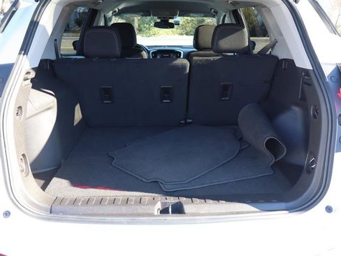 Used 2024 GMC Terrain SLE image 34