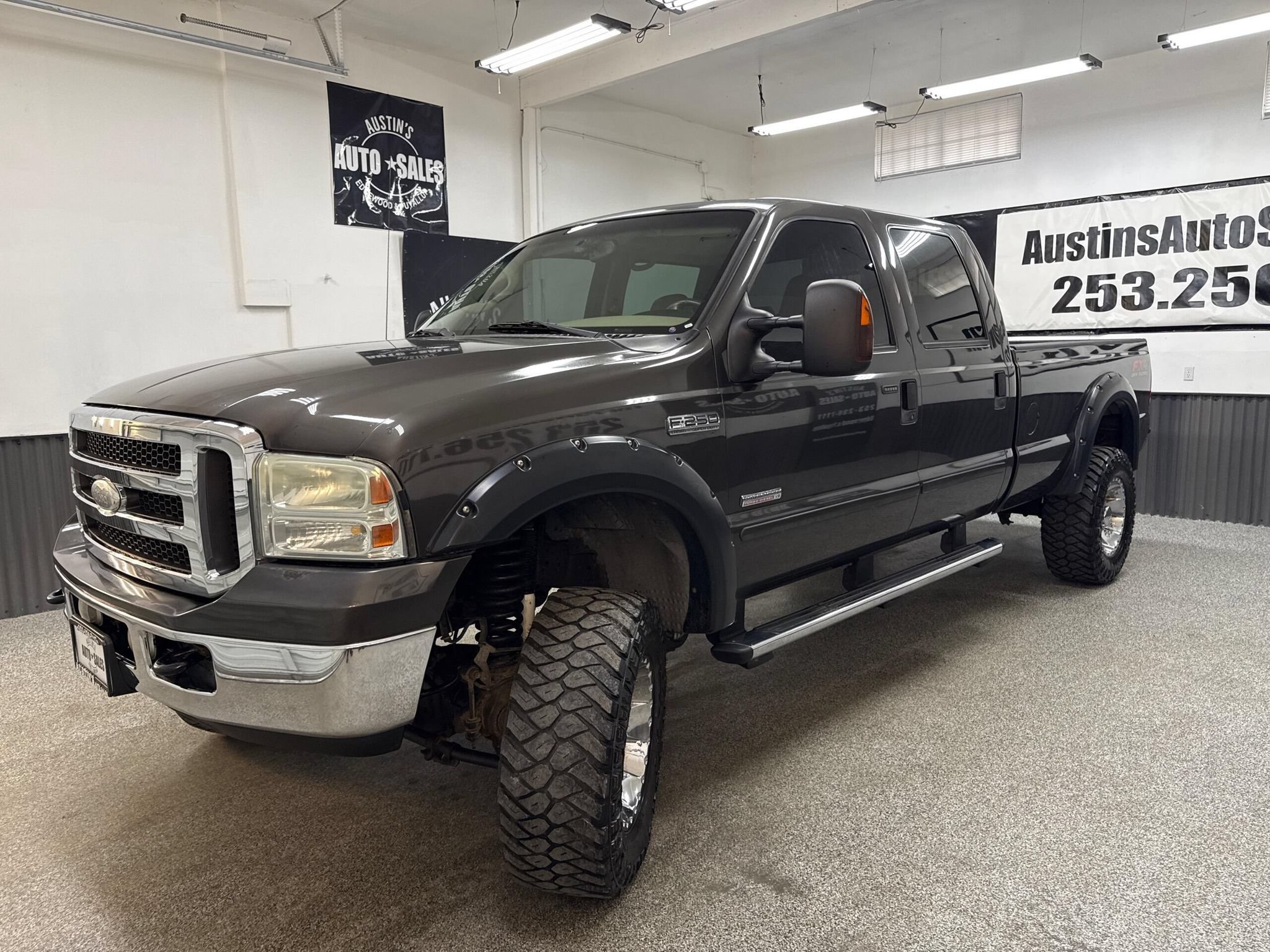 Used 2005 Ford F250 Lariat AWD/4WD image 3