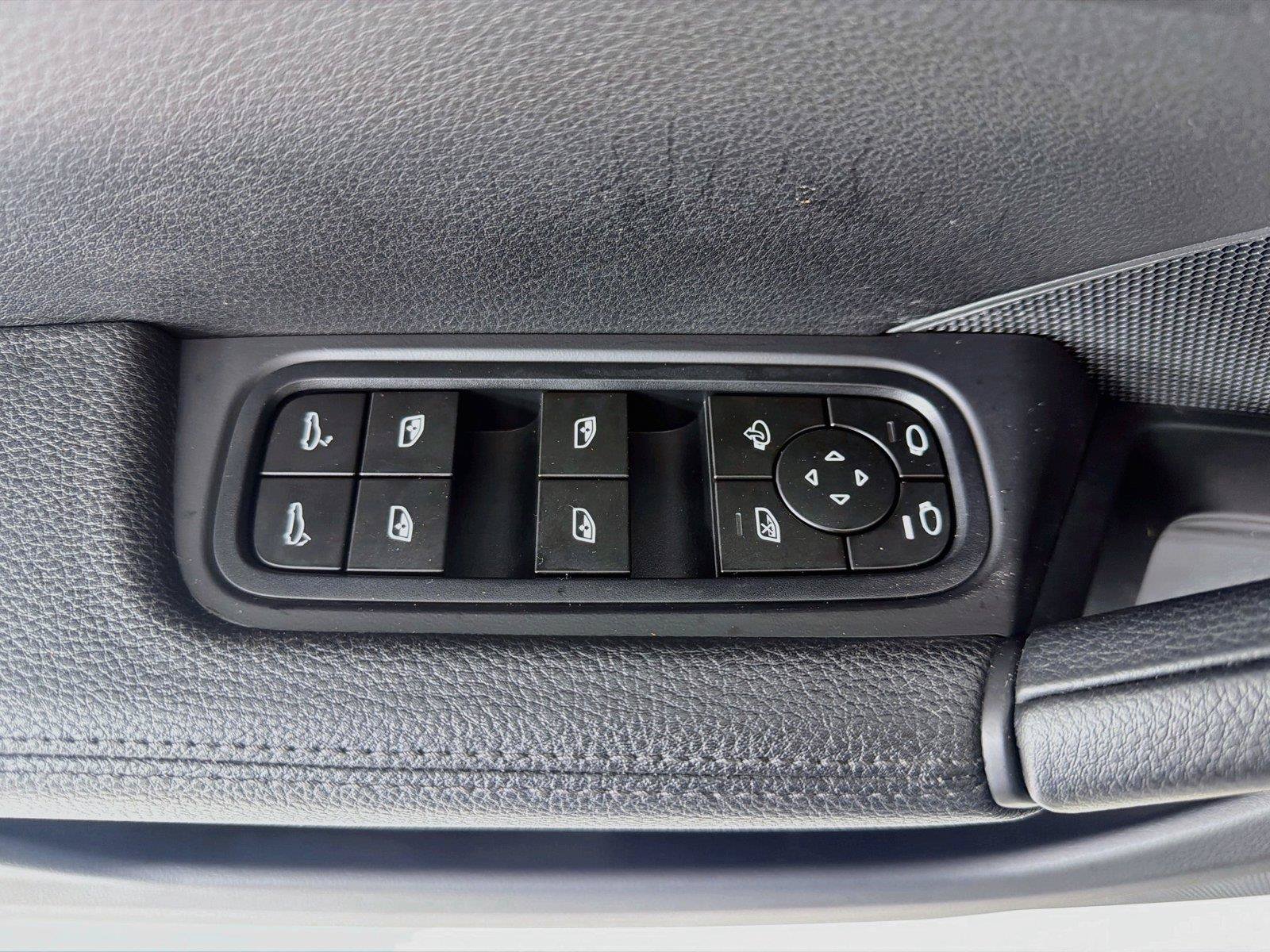 Certified 2024 Porsche Cayenne Coupe AWD/4WD image 8