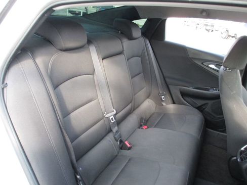 Used 2018 Chevrolet Malibu LT image 20