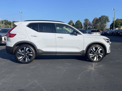Certified 2026 Volvo XC40 B5 Ultra w/ Protection Package Premier AWD/4WD image 8