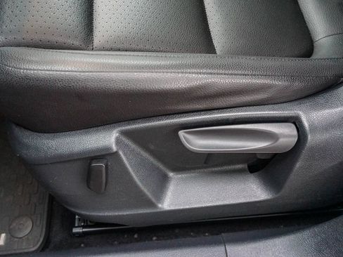 Used 2017 Volkswagen Tiguan S FWD image 20