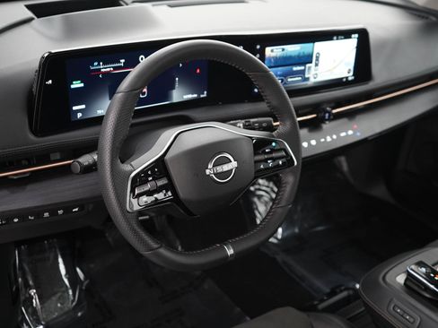 Used 2024 Nissan Ariya AWD image 21