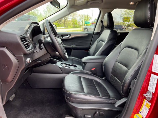 Used 2022 Ford Escape Titanium AWD/4WD image 4