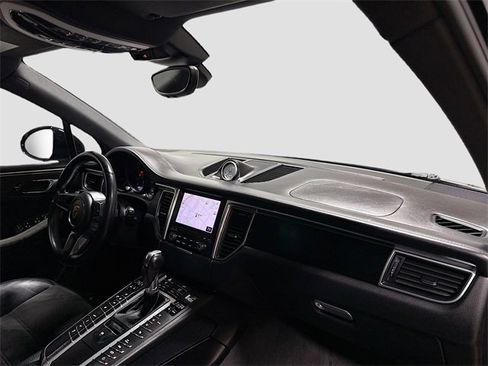 Used 2018 Porsche Macan GTS image 33