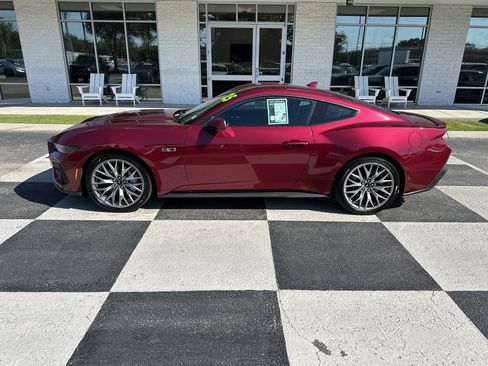 Used 2025 Ford Mustang GT Premium RWD image 1