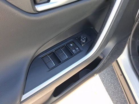 Used 2023 Toyota RAV4 XSE AWD/4WD image 15