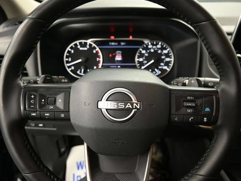 Used 2025 Nissan Rogue SV FWD image 27