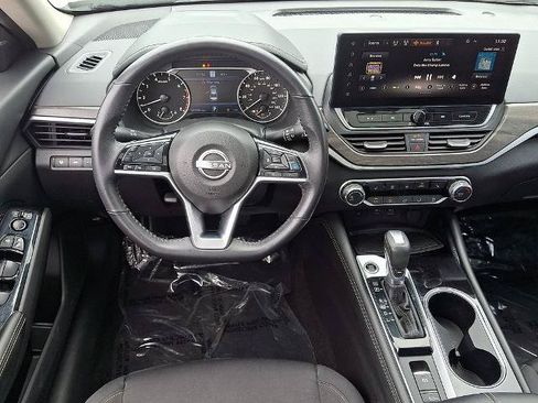 Certified 2023 Nissan Altima 2.5 SV w/ SV Premium Package AWD/4WD image 13