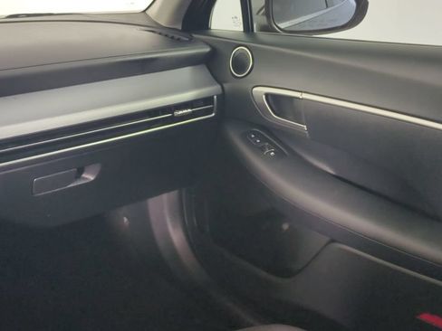 Used 2025 Hyundai Sonata SE FWD image 18