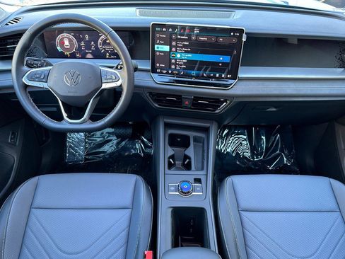 New 2026 Volkswagen Tiguan SE image 12