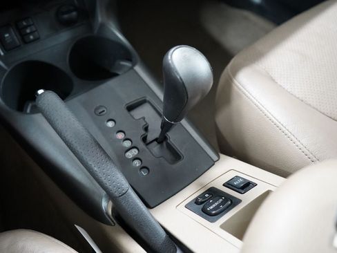 Used 2010 Toyota RAV4 Limited FWD image 17