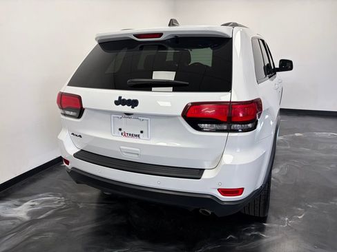 Used 2020 Jeep Grand Cherokee Laredo image 6