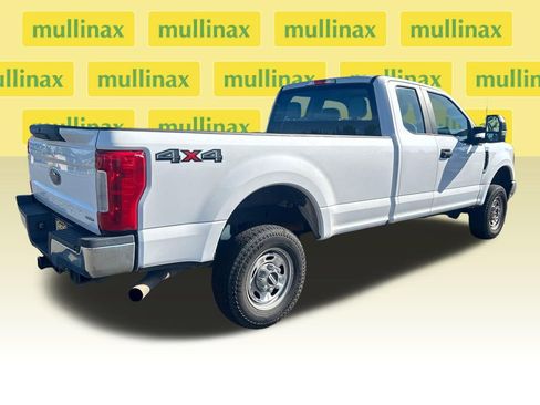 Used 2017 Ford F250 XL w/ Power Equipment Group AWD/4WD image 3