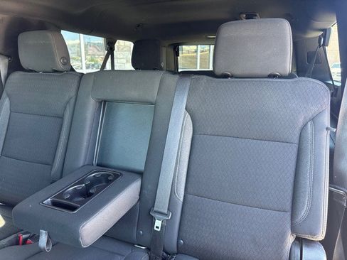 Used 2022 Chevrolet Suburban LS image 29