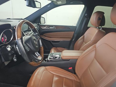 Used 2017 Mercedes-Benz GLS 550 4MATIC w/ Night Package image 4
