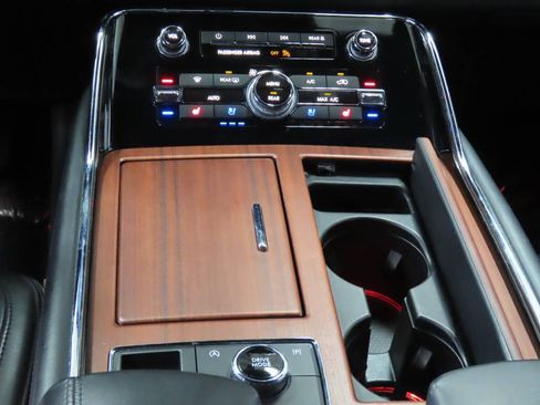 Used 2023 Lincoln Navigator Reserve AWD/4WD image 11