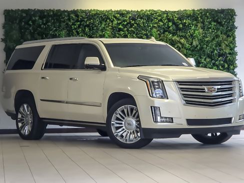 Used 2015 Cadillac Escalade ESV Platinum AWD/4WD image 2