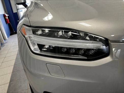 Used 2023 Volvo XC90 B6 Plus w/ Protection Package image 34