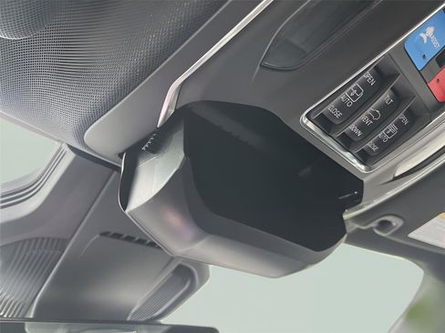 Used 2025 Jeep Wagoneer S Limited image 18