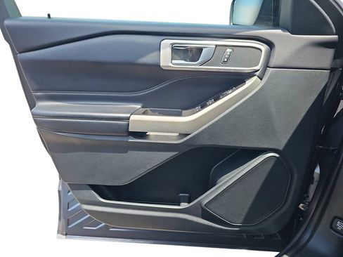 Used 2021 Ford Explorer XLT w/ Equipment Group 202A AWD/4WD image 26