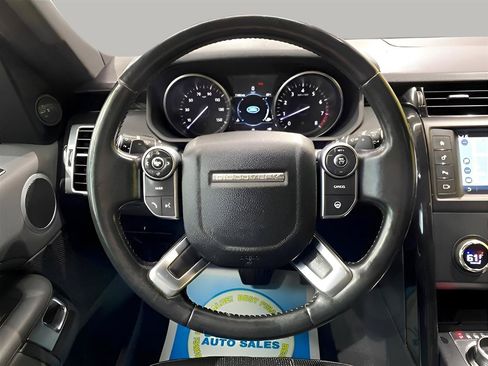 Used 2017 Land Rover Discovery SE AWD/4WD image 11