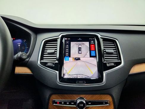 Certified 2025 Volvo XC90 T8 Plus w/ Protection Package Premier image 24